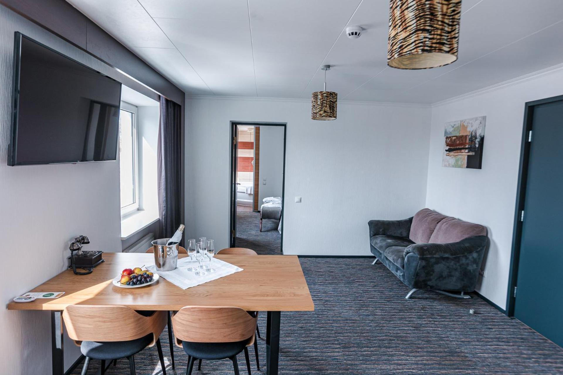 Inger Hotel Narva Exterior foto